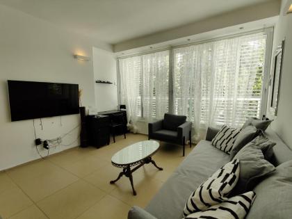 2BDR Holiday Home by Mezizim Beach and TLV Port! - image 25