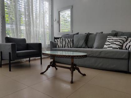 2BDR Holiday Home by Mezizim Beach and TLV Port! - image 27