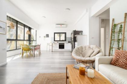 Fresh Design 2BR in City Center by FeelHome - image 24