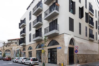 Elegant 2BR Apartment with Balcony & Mamad in Jaffa by Sea N' Rent - image 21