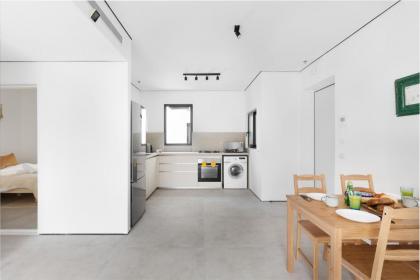 Elegant 2BR Apartment with Balcony & Mamad in Jaffa by Sea N' Rent - image 26