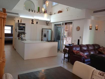 Jaffa sea front luxury Duplex Port & Old City 2m walk