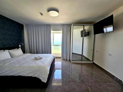 GO to apartments in Leonardo - image 22