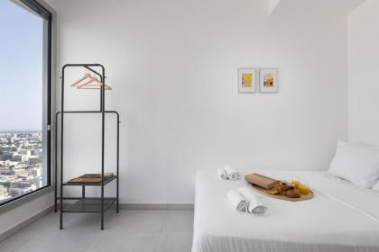 Captivating 3BR Apt w Terrace Near Sarona Market by Sea N' Rent - image 25