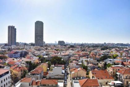 Amazing 2BR Condo with Sea View by HolyGuest - image 14