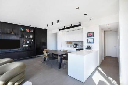 Amazing 2BR Condo with Sea View by HolyGuest - image 24