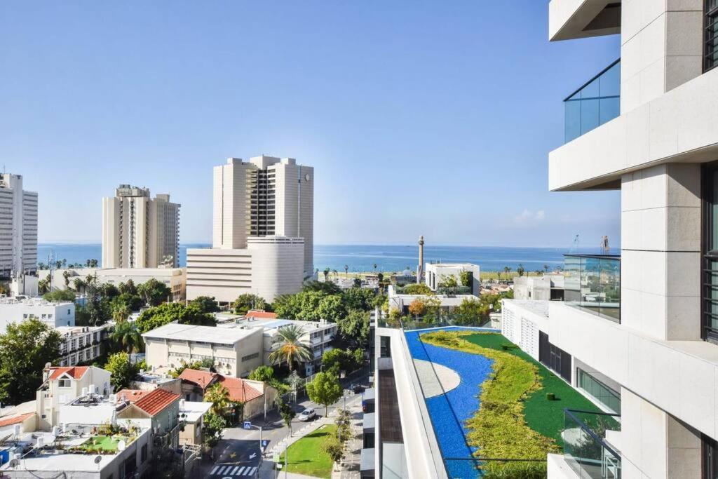 Amazing 2BR Condo with Sea View by HolyGuest - image 7