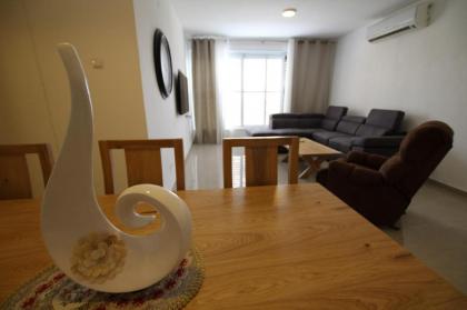Isramax 3BR apartment near the sea. Tel Aviv 