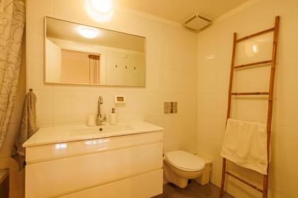 Hatkuma Luxury Apartment By Nimizz - image 24