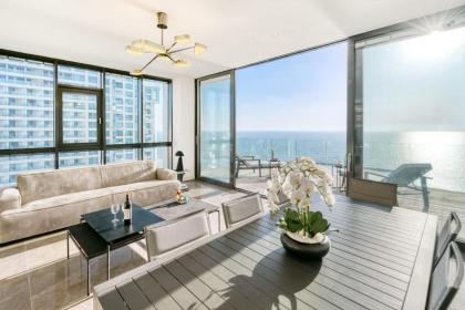 Luxury Beach 3BR by Airsuite - image 24