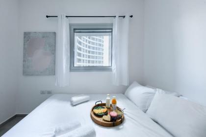 Spacious 3BR Duplex w Balcony in City Center by Sea N' Rent - image 30