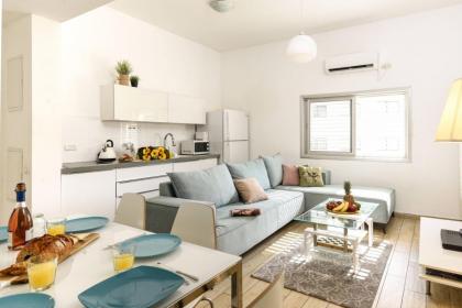 Stylish 3BR Apt w Balcony 5 min Walk from Beach by Sea N' Rent