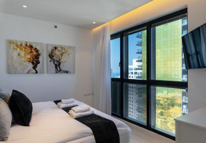 YalaRent sea-breeze penthouse with jacuzzi - image 24