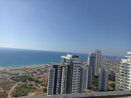 YalaRent sea-breeze penthouse with jacuzzi - image 27