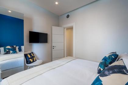 3 Bedroom with parking terrace and close beach - image 23
