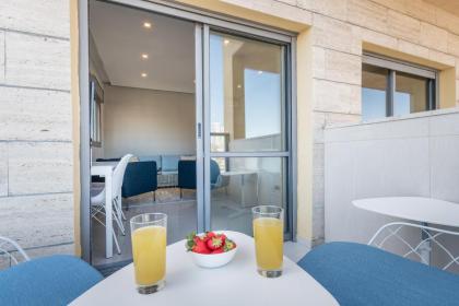 3 Bedroom with parking terrace and close beach - image 29