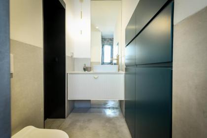 Modern Studio Apt w Balcony in Heart of Tel Aviv by Sea N' Rent - image 25