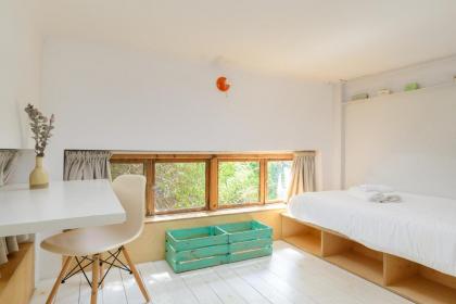 Fantastic apt in TLV center steps from the beach - image 21
