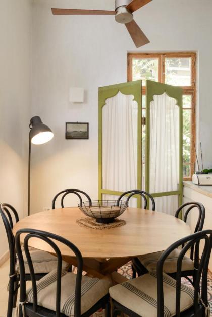 Fantastic apt in TLV center steps from the beach - image 23