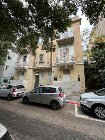 Fantastic apt in TLV center steps from the beach - image 29