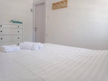 Quiet2 BD Room Duplex with parking near the sea . - image 24