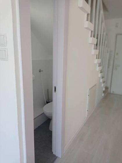 Quiet2 BD Room Duplex with parking near the sea . - image 26