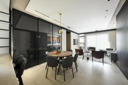 Modern and Vibrant 2BR apartment with Private Balcony by Sea N' Rent - image 21