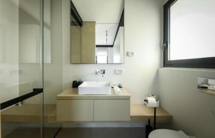 Modern and Vibrant 2BR apartment with Private Balcony by Sea N' Rent - image 24