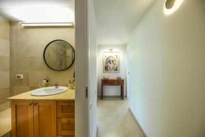 Breathtaking 3 BR Apt w Sea View in Central Jaffa by Sea N' Rent - image 21