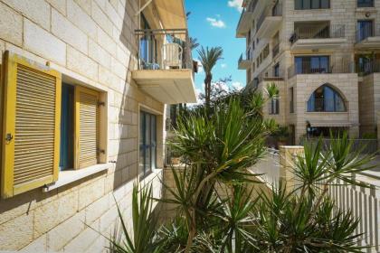Breathtaking 3 BR Apt w Sea View in Central Jaffa by Sea N' Rent - image 25