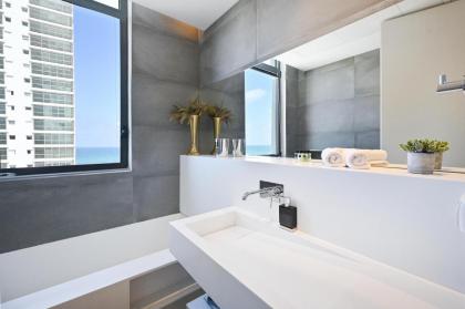 Luxurious 3BR Penthouse with Jacuzzi by HolyGuest - image 23