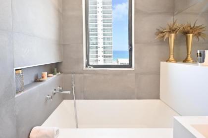 Luxurious 3BR Penthouse with Jacuzzi by HolyGuest - image 24
