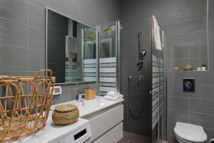 New & Bright 2BR with Balcony near Beach by FeelHome - image 24