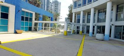 16 דירה מול הים ובריכה - image 26