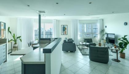 Luxury 2BR Apt w Balcony Pool Access & Beach View by Sea N' Rent - image 22