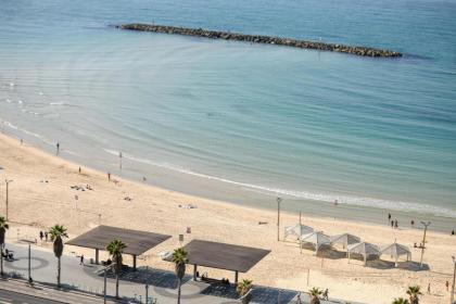 Luxury 2BR Apt w Balcony Pool Access & Beach View by Sea N' Rent - image 25