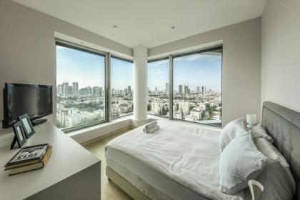 Luxury 2 BR Apt w Pool & Panoramic View by Sea N' Rent - image 25