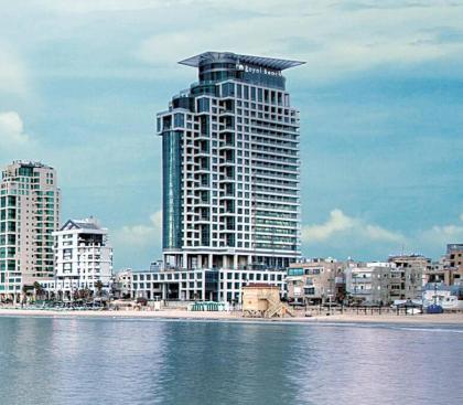 Amazing Sea view APT with parking at Royal Beach - By Beach Apartments TLV - image 18