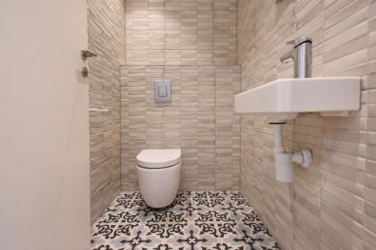 Spacious 3BR in Neve Tzedek by HolyGuest - image 27