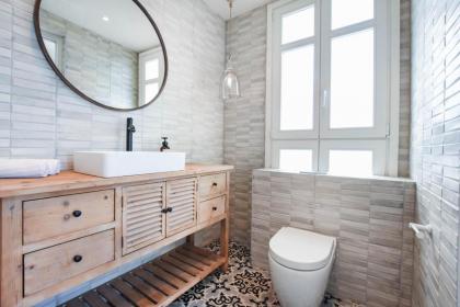 Spacious 3BR in Neve Tzedek by HolyGuest - image 28
