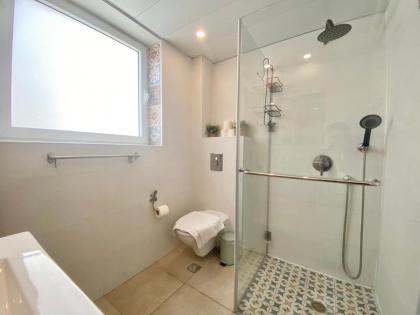 Lapin 9 - By Beach Apartments TLV - image 8