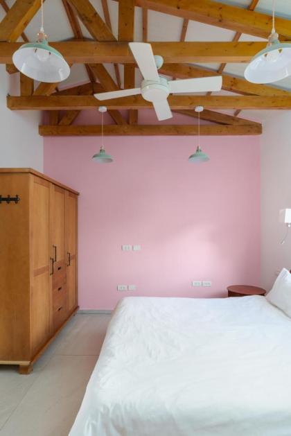 Bauhaus Penthouse - image 23