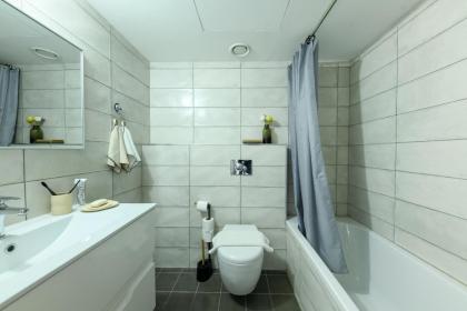 Luxury 3BR Duplex with Sea View in Tel-Aviv Center by Sea N' Rent - image 22