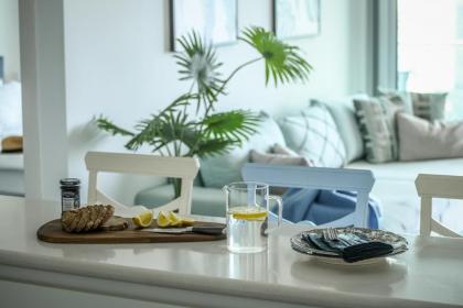 Beautiful 2br in midtown w sea view pool and parking by Sea N' Rent - image 24