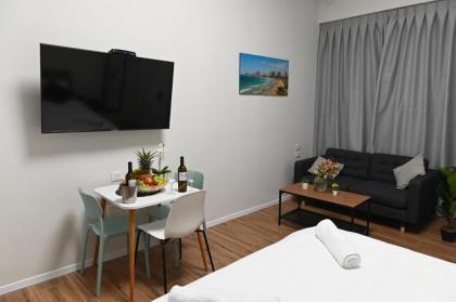 Kalvin Apartments by Levinsky Market - image 24