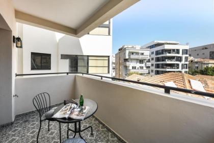 Homey 2 BR Apt w Spacious Balcony 5-min from Beach by Sea N' Rent - image 28