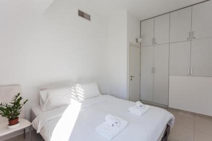 Romantic 2 BD Apartment in TLV - image 24