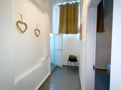 AspenTLV - Hacarmel Market Apartments & Studios - image 25