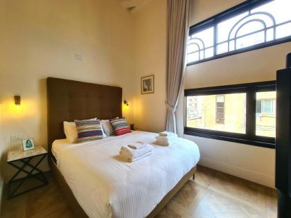 Kubler's House - By Beach Apartments TLV - image 24