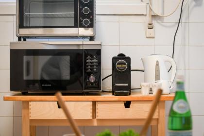 Homey & Spacious 2BR Apt in the Heart of Tel-Aviv by Sea N' Rent - image 28